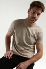 ⁦AR3334-S طقم بيجاما قطن للرجال قطعتين بلوز لون بيج مع بنطال لون اسود⁩ - الصورة ⁦5⁩