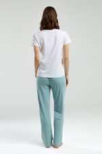 PC8983 PIERRE CARDIN طقم بيجاما قطن للنساء قطعتين بلوز لون ابيض مع بنطال لون فيروزي - الصورة 3