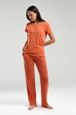 ⁦PC8993-S PIERRE CARDIN   طقم بيجاما قطعتين للنساء قطن بتصميم ولون صيفي مميز⁩ - الصورة ⁦4⁩