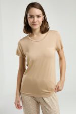 PC9001 PIERRE CARDIN طقم بيجاما للنساء قطعتين لون رملي - الصورة 5