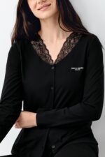 ⁦PC9116-S PIERRE CARDIN طقم بيجاما بأزرار  لون اسود قطن⁩ - الصورة ⁦2⁩