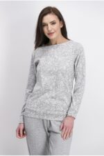 ⁦AR1047-S طقم بيجاما -قطعتين- لون رمادي فاتح - بلوز مزخرفة⁩ - الصورة ⁦3⁩