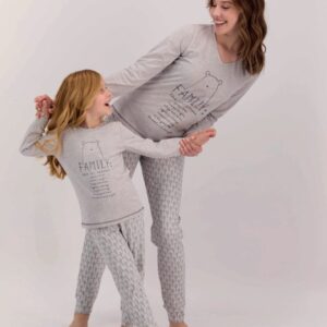 AR1474 طقم بيجاما قطعتين  لون رمادي مع بنطال مرسوم عليه "FAMILY"