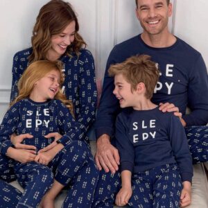 AR1427 طقم بيجاما شتوي قطعتين لون كحلي "SLEEPY" - Family Collection