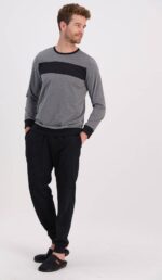 ⁦AR1599 طقم بيجاما قطعتين بلوز لون سكني مع خط عريض لون اسود وبنطال لون اسود⁩ - الصورة ⁦2⁩