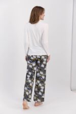 AR1480 طقم بيجاما قطعتين بلوز لون ابيض سادة مع بنطال مرسوم عليه - الصورة 3