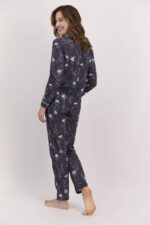 AR1488  طقم بيجاما قطعتين بأزرار مرسومة كاملا بالورود لون كحلي - الصورة 3