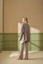 ⁦F -4207 طقم بيجاما شتوي ثلاث قطع مع روب صوف مخططة⁩ - الصورة ⁦5⁩