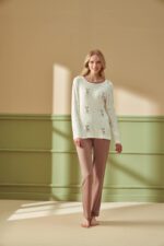 ⁦F -4237 طقم بيجاما للنساء ثلاث قطع مع روب لون بيج⁩ - الصورة ⁦4⁩