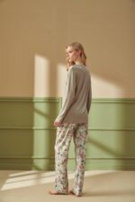 ⁦F-4284 طقم بيجاما شتوي قطعتين باكمام موردة⁩ - الصورة ⁦3⁩