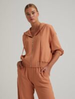 ⁦S22E011 طقم عملي تريننج جاكيت سحاب مع طاقية وبنطال عريض⁩ - الصورة ⁦20⁩