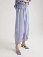 ⁦S22E011 طقم عملي تريننج جاكيت سحاب مع طاقية وبنطال عريض⁩ - الصورة ⁦10⁩