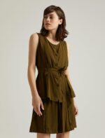 ⁦S22G359  قميص قصير من دون اكمام مع حزام ع الخصر لون زيتي⁩ - الصورة ⁦6⁩