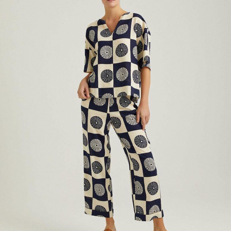 S22B326-BLUZ V-NECK بلوز بنقشة مربعات كتان