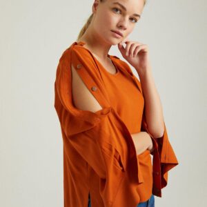 S22B357-BLUZ بلوز مع اكمام مفتوحة بأزرار لون اورنج