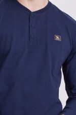 ⁦AR2314 طقم بيجاما قطعتين قطن خريفي للرجال بلوز لون كحلي بثلاثة ازرار مع بنطال مقلم⁩ - الصورة ⁦4⁩