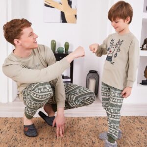 AR2303 كولكشن الاب وابنه ولكل العائلة طقم بيجاما قطن قطعتين لون اخضر