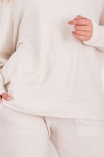 ⁦PC8439-S-V1 طقم بيتي ماركة بيير كاردان صوف لون كريمي⁩ - الصورة ⁦4⁩