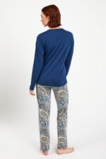 ⁦PC8447 طقم بيجاما قطعتين للنساء خريفي بنطال مزخرف مع بلوز لون تركواز بثلاثة ازرار⁩ - الصورة ⁦3⁩