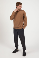 ⁦AR2367-X طقم بيجاما قطعتين للرجال دافئة مقاسات كبيرة بلوز لون بيج مع بنطال لون اسود⁩ - الصورة ⁦2⁩