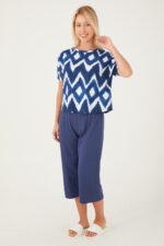 AR2416-S طقم بيتي للنساء قطعتين بلوز مخططة باللونين الازرق والابيض مع سروال لون كحلي