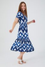 ⁦AR2418-S فستان بيتي طويل نصف كم للنساء مخطط باللونين الازرق والابيض⁩ - الصورة ⁦5⁩