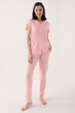 AR2582-S طقم بيجاما قطعتين قطن بازرار للنساء مخططة باللونين الزهري والابيض