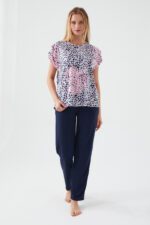 ⁦PC8561-S PIERRE CARDIN طقم بيتي للنساء قطعتين بلوز نصف كم بنقش الفهد مع بنطال لون كحلي⁩ - الصورة ⁦5⁩