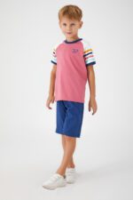 ⁦RP3017-طقم شورت للاولاد قطعتين قطن بلوز لون زهير مخططة عند الاكمام مع شورت لون كحلي⁩ - الصورة ⁦3⁩