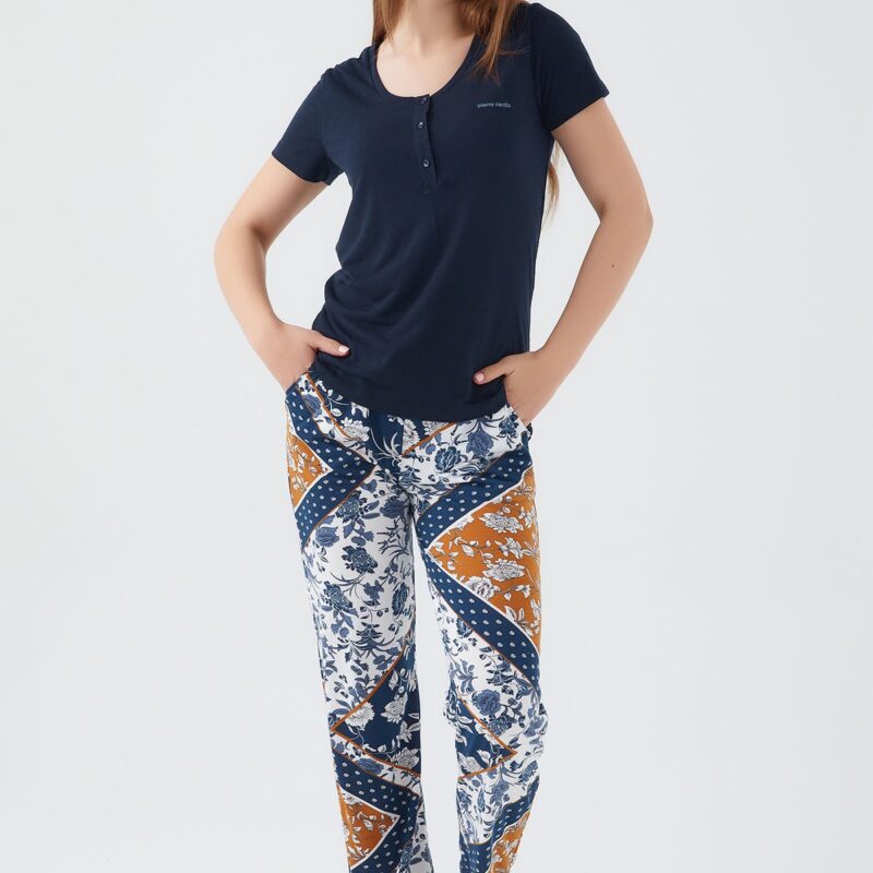 PC8507-S طقم بيتي ماركة بيير كاردان قطعتين بلوز لون كحلي مع بنطال بنقشات مميزة