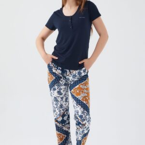 PC8507-S طقم بيتي ماركة بيير كاردان قطعتين بلوز لون كحلي مع بنطال بنقشات مميزة