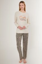 AR2674-S طقم بيتي مميز قطعتين بلوز صوف لون اوفوايت مع بنطال مقلم - الصورة 3