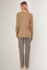 AR2675-S طقم بيتي قطعتين بلوز ثلاث خيوط لون بيج طحيني مع بنطال مقلم - الصورة 6