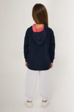 RP3243 طقم تريننج للبنات قطن ثلاث خيوط بلوز هودي مع طاقية لون كحلي وبنطال لون رمادي فاتح - الصورة 2