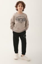 RP3287طقم تريننج للاولاد مبطن ودافئ بلوز لون بيج مع بنطال لون اسود