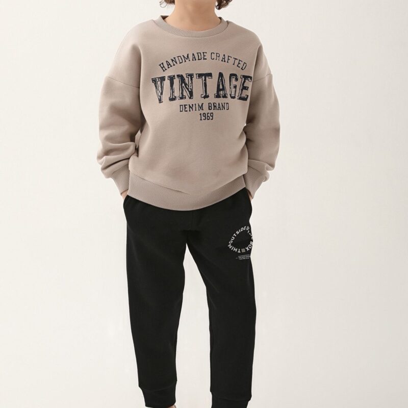 RP3287طقم تريننج للاولاد مبطن ودافئ بلوز لون بيج مع بنطال لون اسود