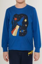 RP3186-2 طقم بيجاما قطعتين قطن للاولاد بلوز لون ازرق مع بنطال لون كحلي - الصورة 2