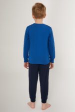 RP3186-2 طقم بيجاما قطعتين قطن للاولاد بلوز لون ازرق مع بنطال لون كحلي - الصورة 3