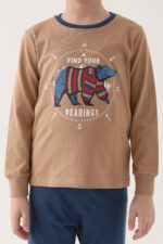 RP3202 طقم بيجاما قطعين قطن للاولاد لون كابتشينو مع بنطال لون كحلي - الصورة 4