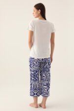 ⁦AR2940-S طقم بيتي برمودا قطعتين بلوز لون ابيض مع بنطال برمودا قماش بتصميم والوان مميزة⁩ - الصورة ⁦2⁩