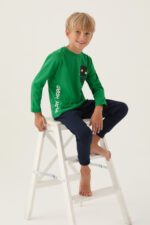 RP3338 طقم بيجاما للاولاد قطن بلوز لون اخضر مع بنطال لون كحلي - الصورة 3