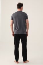 AR3001-S طقم بيجاما قطن للرجال  قطعتين بلوز لون رمادي مع بنطال لون اسود - الصورة 3