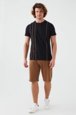 AR2509 طقم شورت قطن للرجال قطعتين بلوز لون اسود مع شورت لون بني - الصورة 3