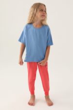 ⁦RP3388-V1 طقم تشيري للفتيات بلوز فلو نصف كم لون ازرق مع بنطال لون وردي⁩ - الصورة ⁦4⁩