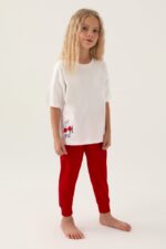 ⁦RP3388-V2 طقم تشيري للفتيات بلوز فلو نصف كم مع بنطال لون احمر⁩ - الصورة ⁦4⁩