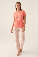 AR2890-S طقم بيجاما للنساء قطعتين مميز بتصميمه بلوز لون اورنج