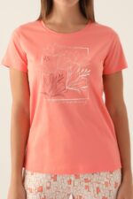 ⁦AR2890-S طقم بيجاما للنساء قطعتين مميز بتصميمه بلوز لون اورنج⁩ - الصورة ⁦2⁩