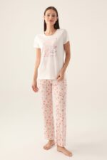 AR2890-S طقم بيجاما للنساء قطعتين مميز بتصميمه بلوز لون ابيض