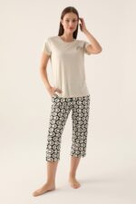 AR2894 طقم بيجاما برمودا للنساء لون بيج - الصورة 4