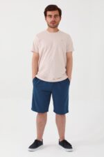 AR2046-S طقم شورت للرجال قطن بلوز لون بيج مع شورت لون بترولي - الصورة 3